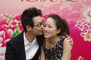 明星婚礼亲吻照,婚礼亲吻照浪漫曝光