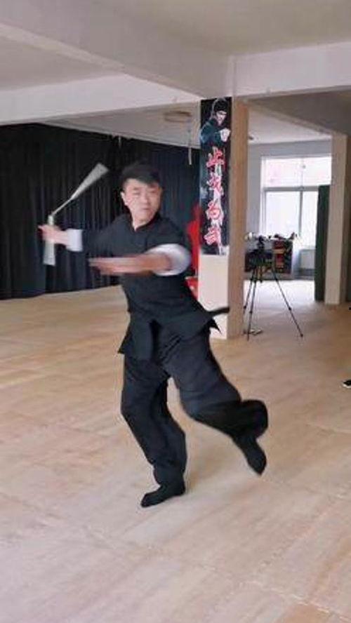 成都跳舞教师网红视频,网红舞蹈教师视频走红网络