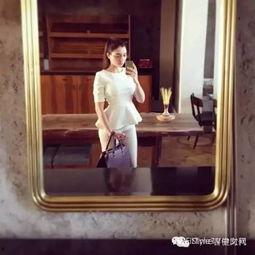 网红自拍秀身材姿势,解锁时尚健身新姿势